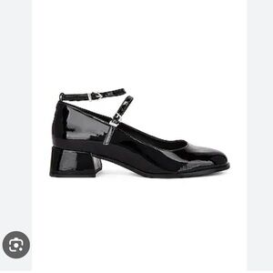 Schutz Dorothy pump black size 8